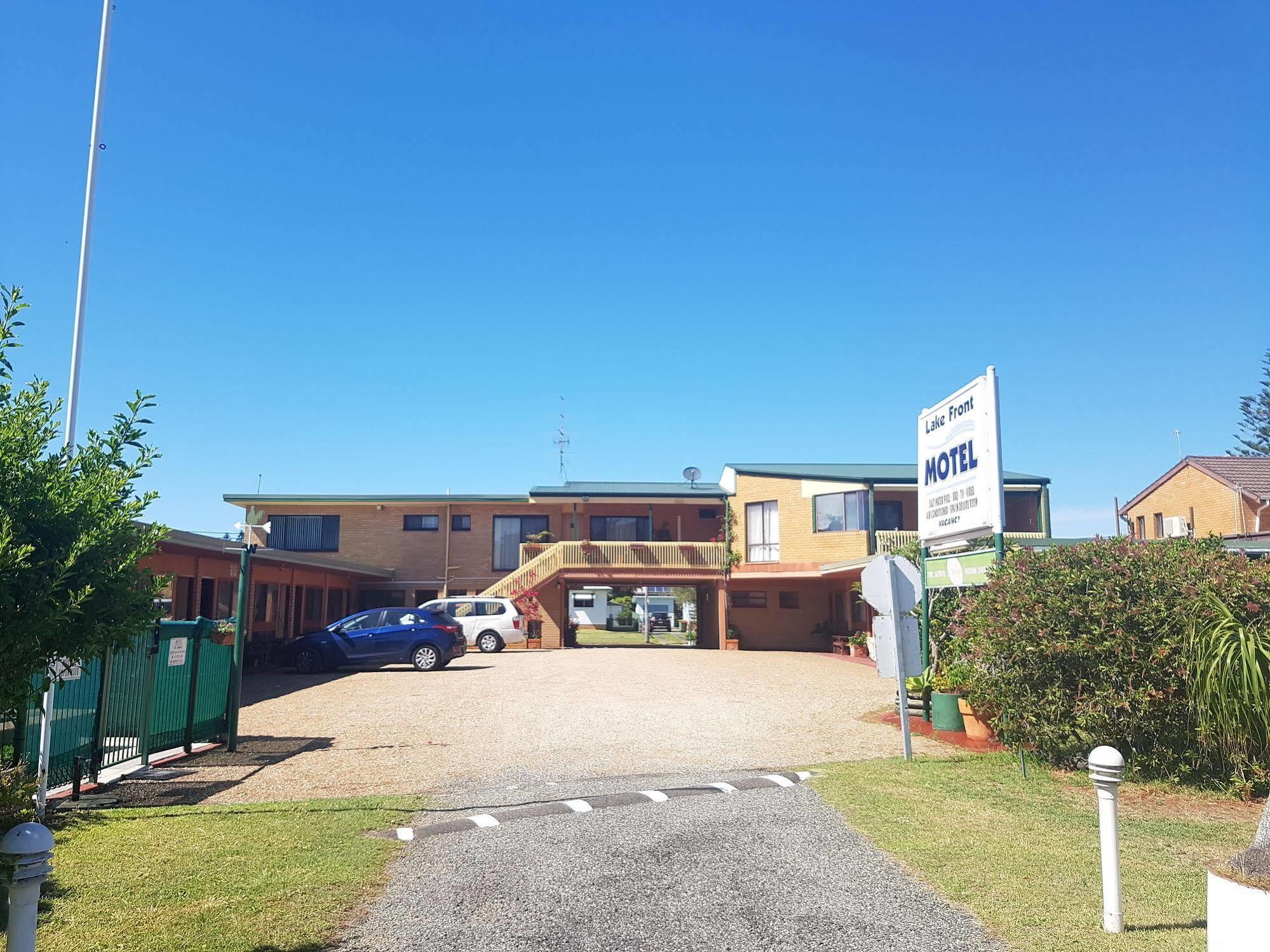 Lake Front Motel Entrance Exterior photo